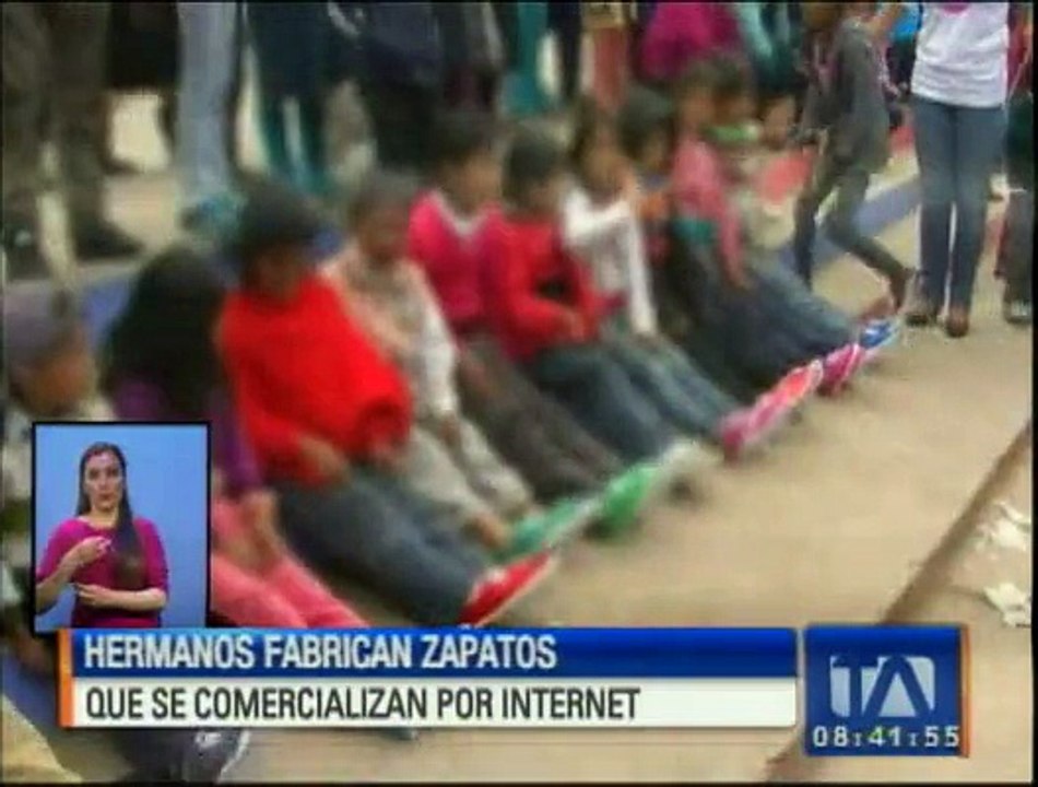 Hermanos fabrican zapatos que se comercializan por Internet