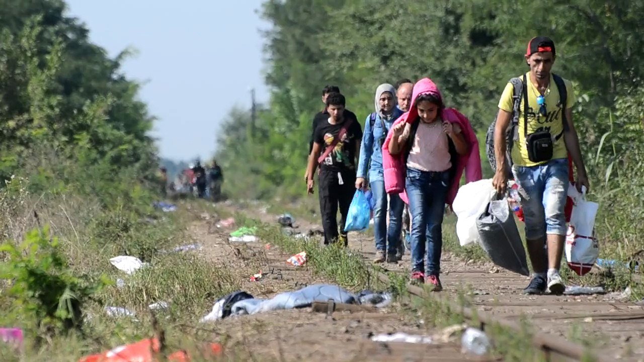 Flüchtlingsstrom nach Ungarn reißt nicht ab