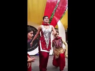 Mast punjabi fast dance with folk Indian punjabi song