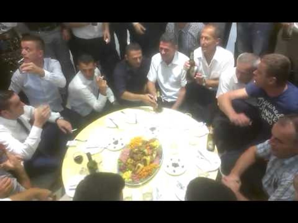 Vesad Mjeku sofra kosovare
