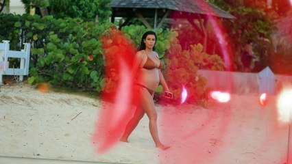 Kim Kardashian & Kris Jenner muestran sus cuerpos de biquini