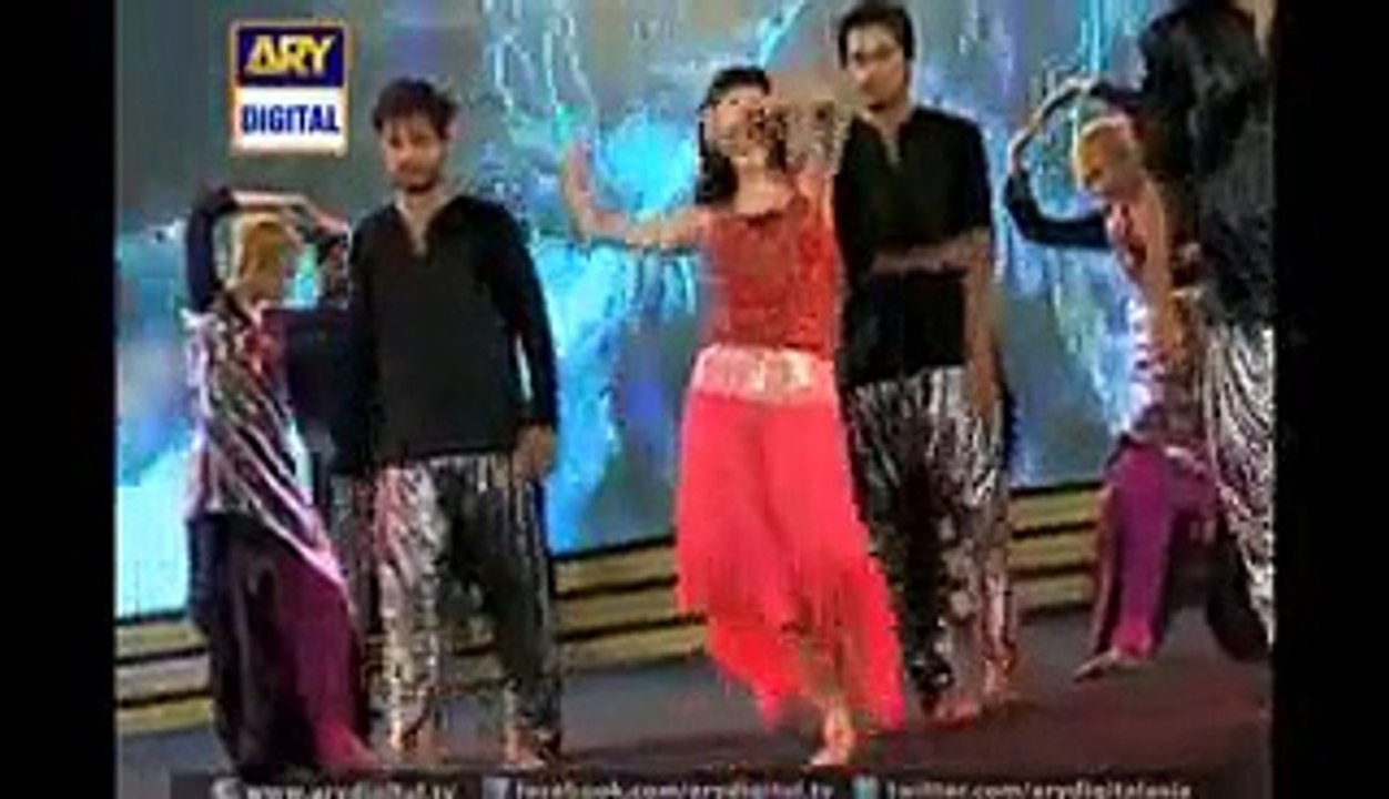VJ Urwa Perfomance - ARY Film Awards. -