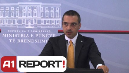 Télécharger la video: A1 Report - Tahiri mbron Ramën me shifra: Azilantët shqiptarë nga Greqia