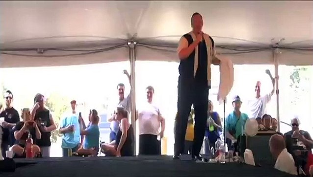 Scott Michael sings 'Proud Mary' at Elvis Week 2012 (video)