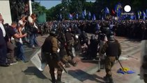 خشونت در تظاهرات ضد دولتی در کی یف بیش از ۱۰۰ زخمی برجا گذاشت