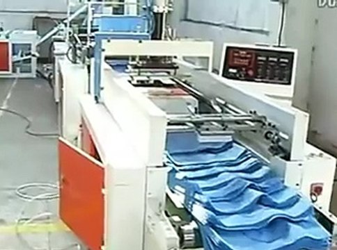 automatic U-cut non woven bag making machine / xypacking@gmail.com