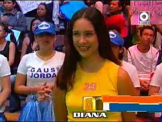 Edecanes de "A la cachi cachi porra" y Laurita Hernandez