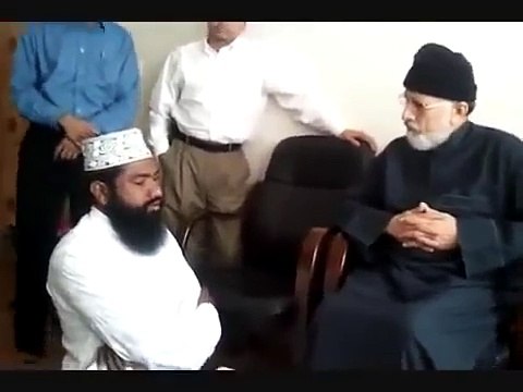 Wahabi (Salafi) Scholar Repents On The Hands Of Shaykh ul Islam Dr Tahir-Ul-Qadri In India 2012
