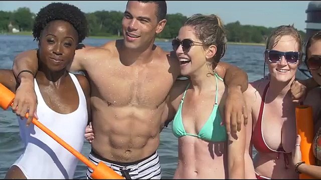 Custom Pontoon Boats - Pontoons.com