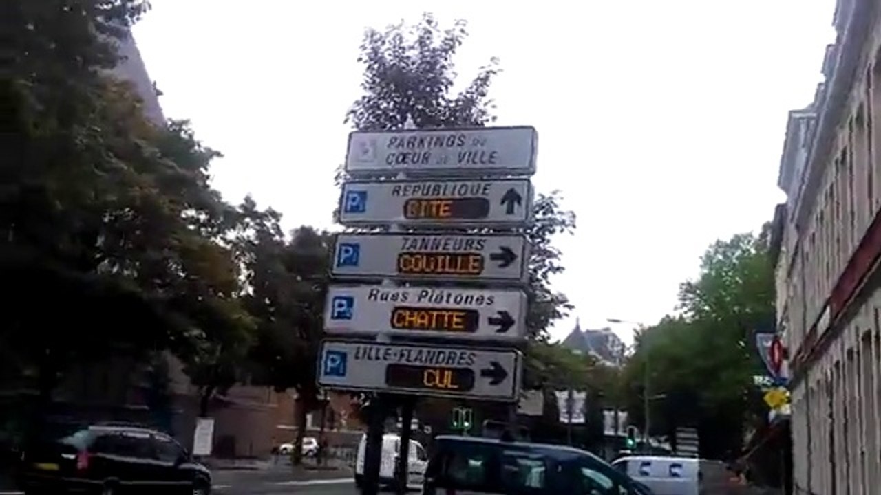 Quand les panneaux de parking à Lille se font hacker...