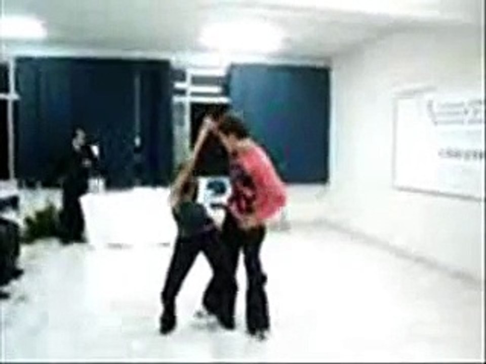 Max & Ruanita - Dancing Brazilian Zouk with Reggaeton music