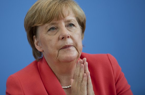 Migrants: Angela Merkel brandit les idéaux européens