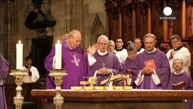 Вена: многотысячный марш в поддержку беженцев