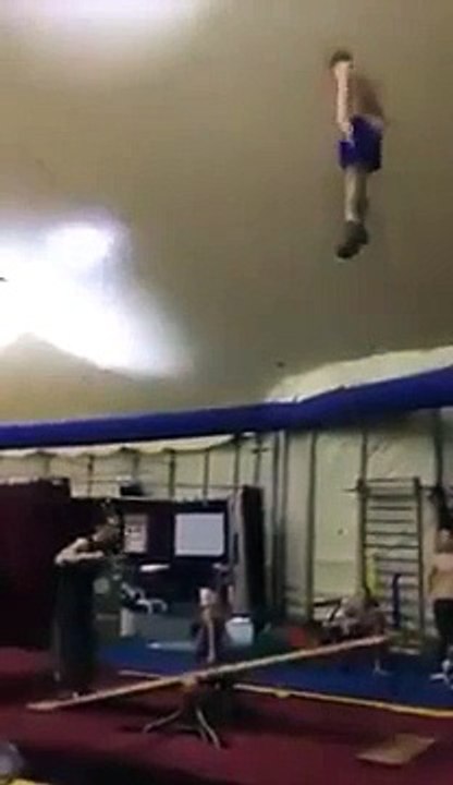 süper akrobosik hareketler yetenege bakın