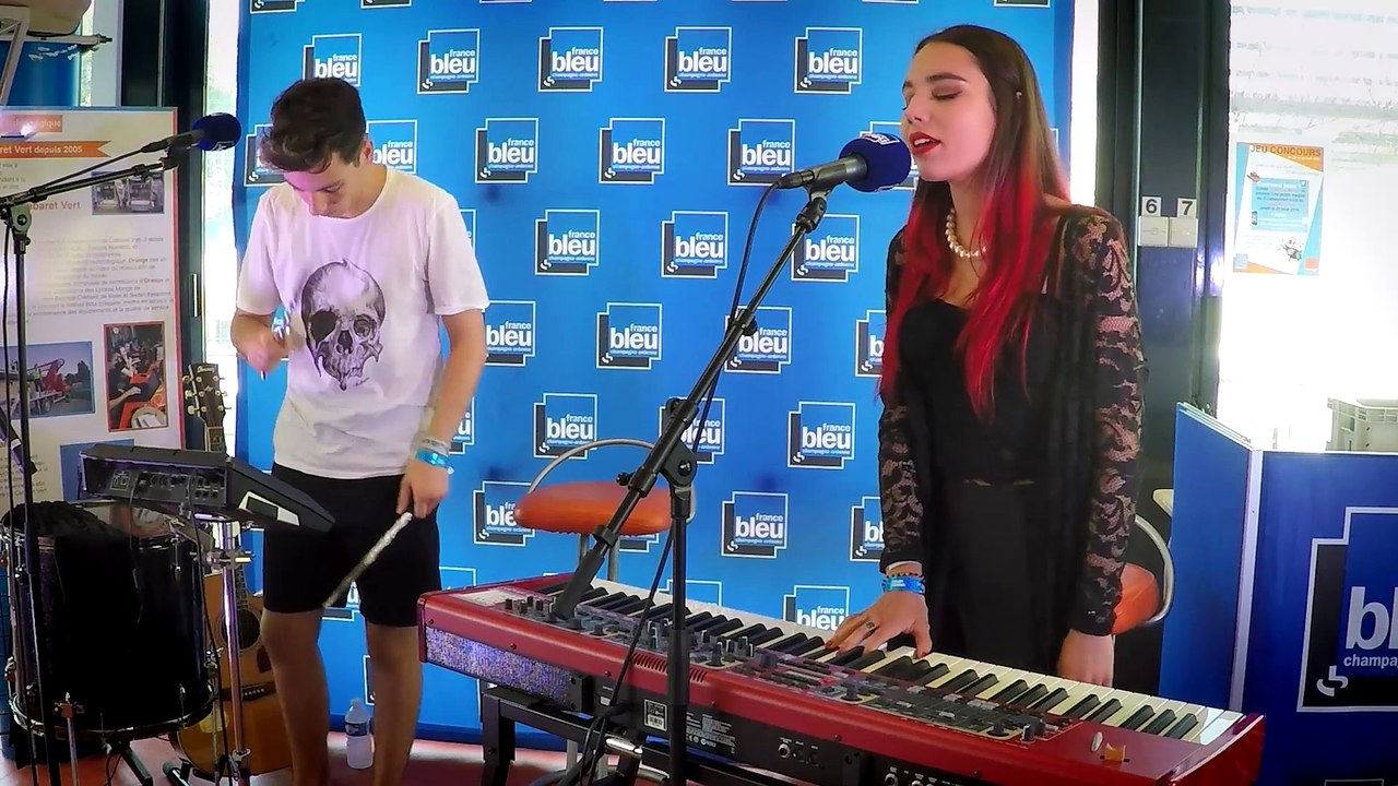 Bulles de Musique reçoit A-VOX au Cabaret Vert 2015