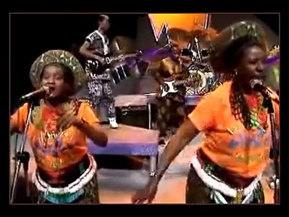 South Africa - Mahlathini & Mahotella Queens - Stop Crying