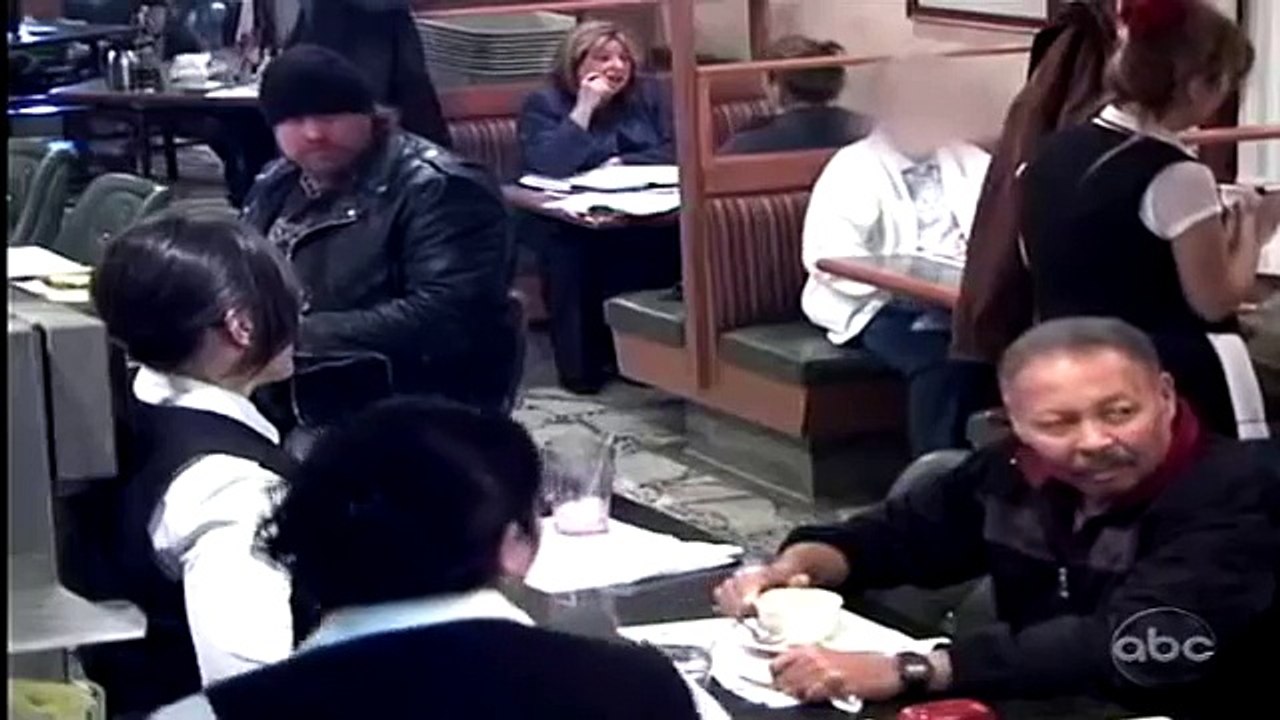 WWYD? - A Criminal Wanted By The FBI Is Spotted At The Restaurant! Book'em Danno!