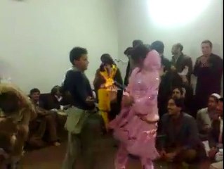 thats amazing dance of pathan boy and girl