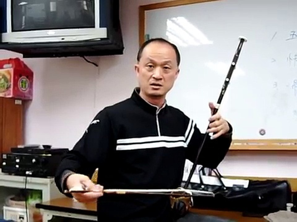 二胡教學   劉鐙仁老師      揉弦基本動作篇.