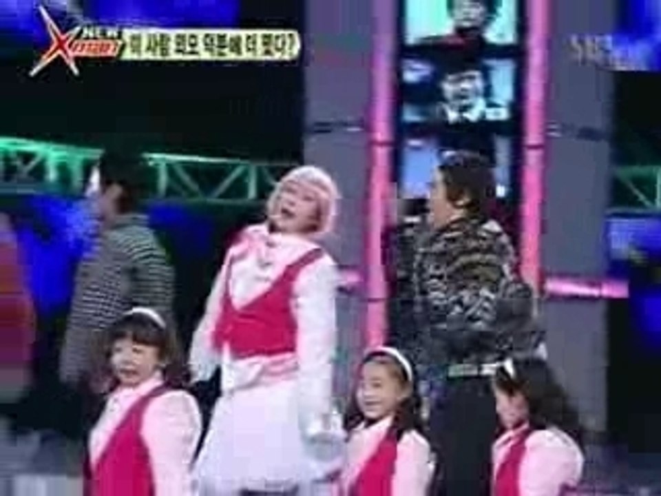 Baek Boram cUte Dance on New Xman!!!!!