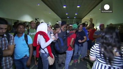 Mülteciler Macaristan'dan Almanya'ya gönderiliyor