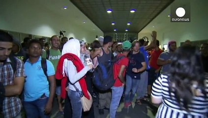 Des centaines de migrants arrivent à Munich en train