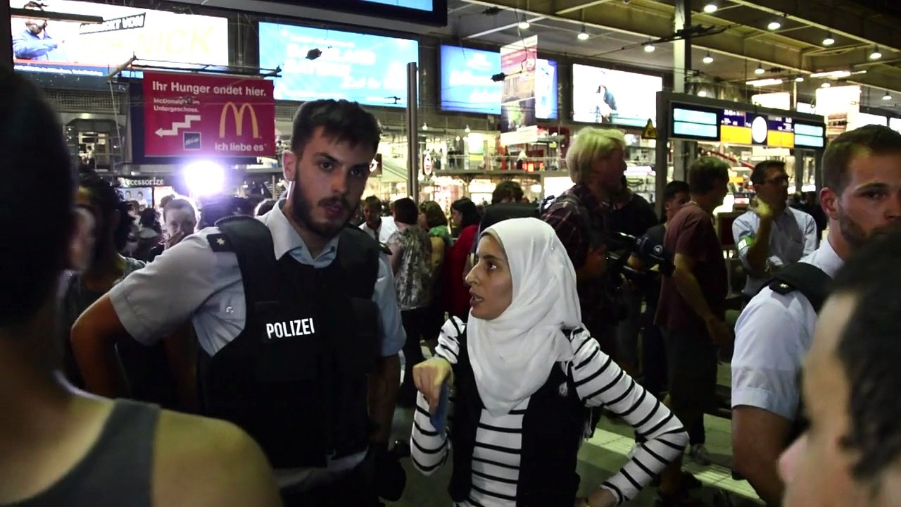 2000 Zug-Flüchtlinge aus Ungarn in Bayern