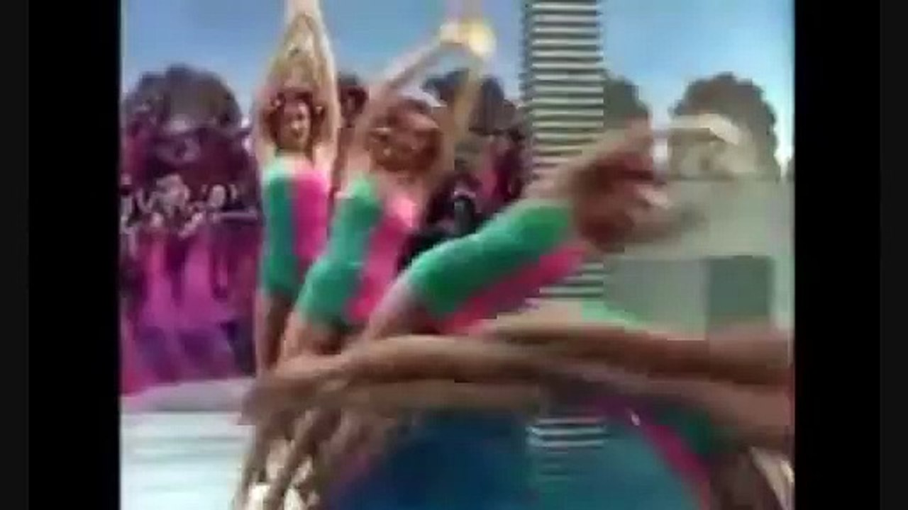 Classic Hollywood actors & actresses take a swim !