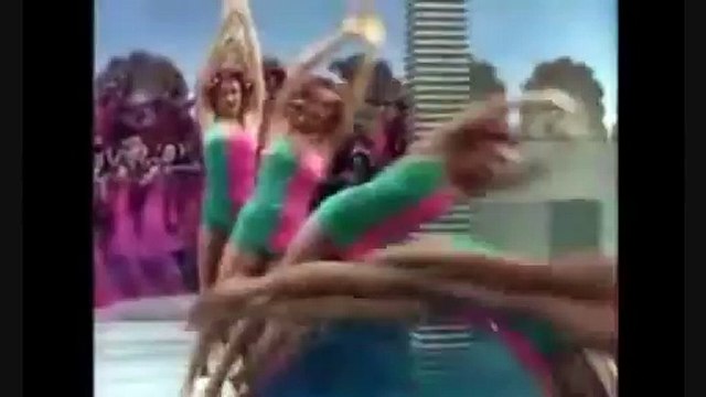 Classic Hollywood actors & actresses take a swim !