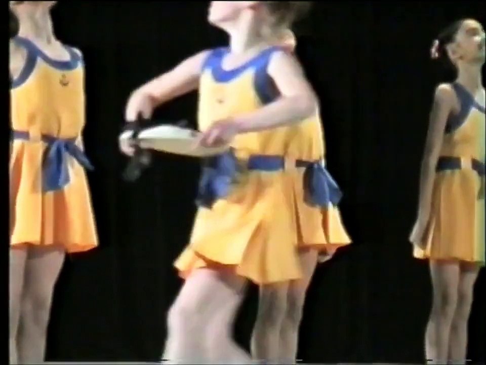 Дети танцуют Матросский Танец / Children dance Sailor's Dance