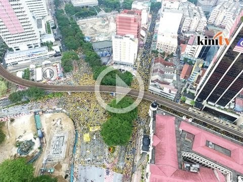 5.15pm - Dataran Merdeka diwarnai kuning, 200 ribu hadir