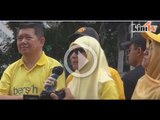 3.15pm: Sogo - Wan Azizah bangga rakyat berani sertai BERSIH