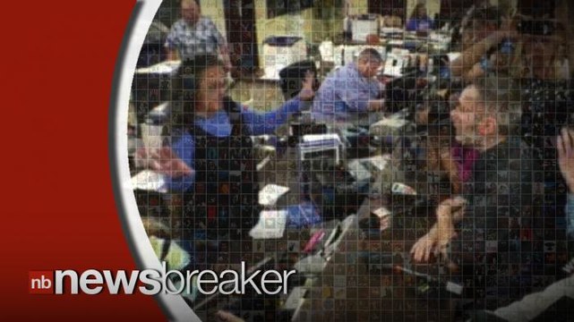 Kentucky Clerk Defies Court by Refusing to Issue Same-Sex Marriage Licenses