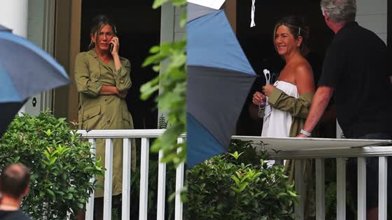 Jennifer Aniston Wears Nothing But A Towel On 'Mother's Day' Set