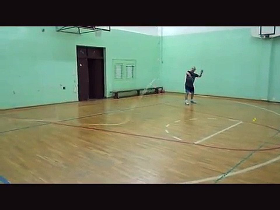 Badminton battle rope strenght training exercise