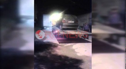 Скачать видео: Transportonte 50 kg kanabis, trafikanti braktis mjetin dhe i shpëton policisë- Ora News