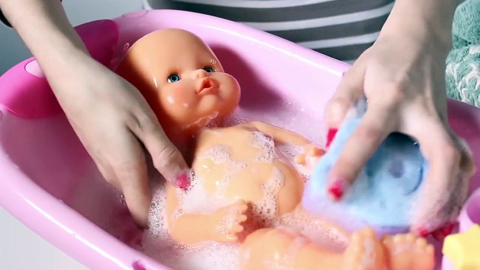 Baby Doll Bathtime Nenuco Baby Change Diaper Bath a Baby Toy Videos - video Dailymotion