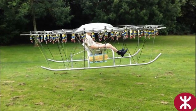 Un Britannique a fabriqué un engin volant fonctionnant avec 54 moteurs de drone.
