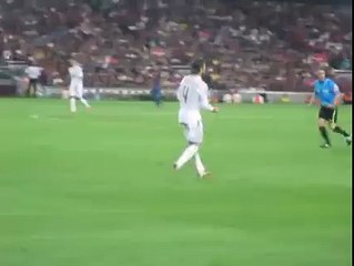 When Andres Iniesta owned Xabi Alonso