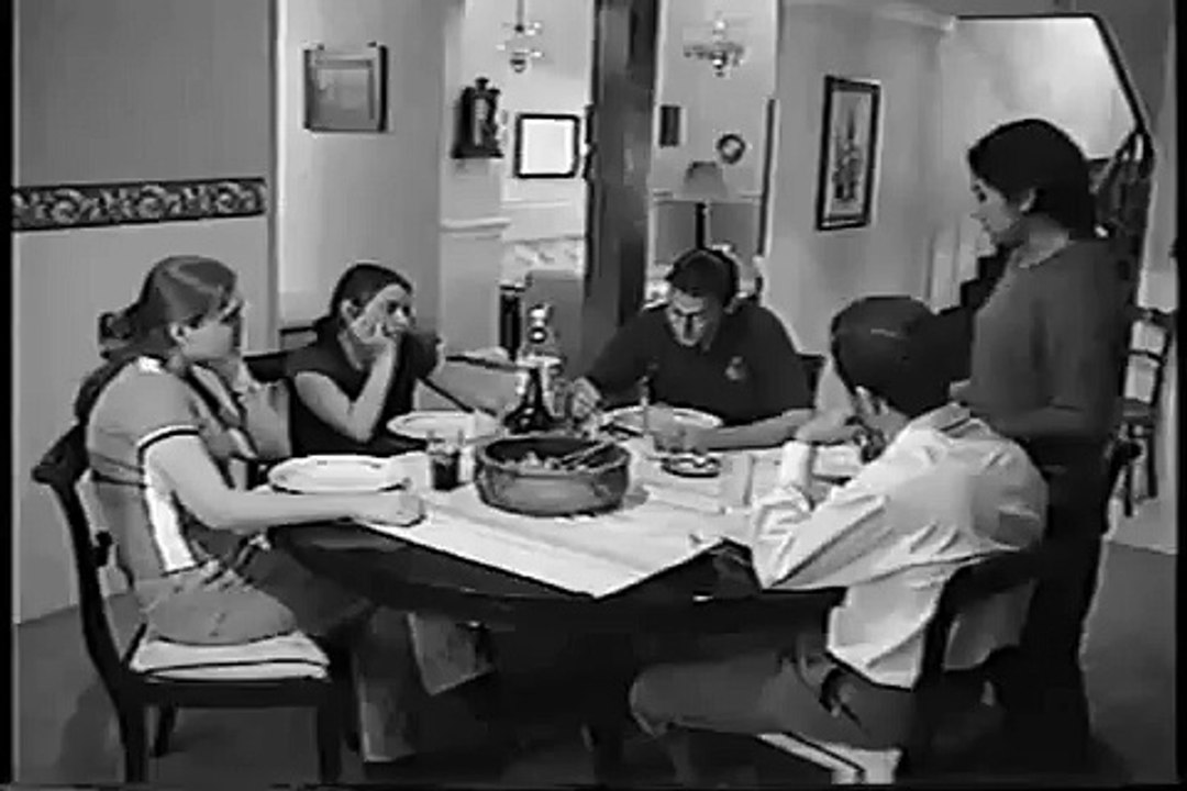 "La Familia Blanco y Negro" (Parte 2 de 4 - Cortometraje)