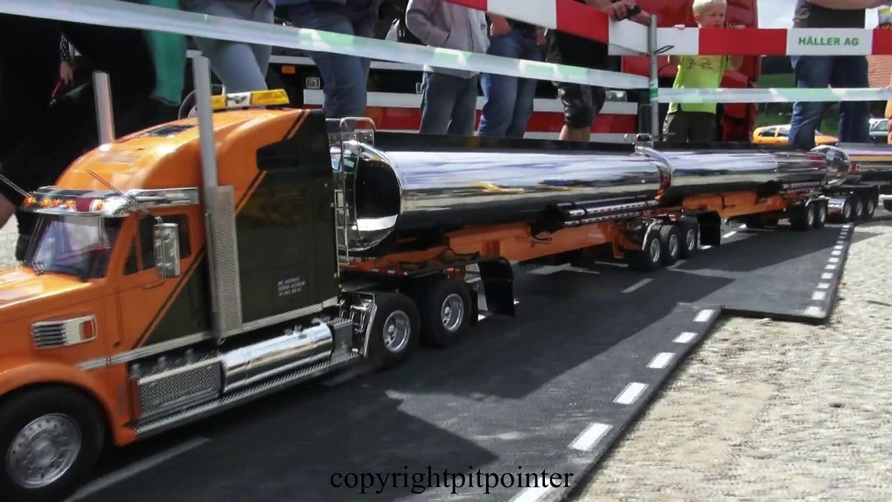 AUSTRALIEN RC ROADTRAIN HUGE RC MODEL