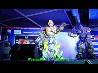 transformers cosplayers dancing at toycon - Michael Jackson