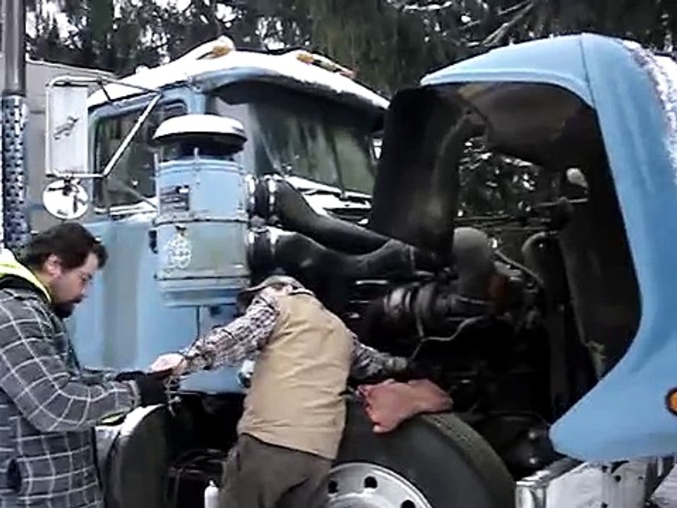 Mack R600 model 300+motor  maxidyne first start in years..