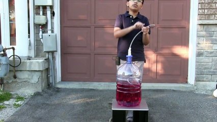 Science Experiments with Tanmay, General Education & Tanmay's Shorts- Air pressure fountain!