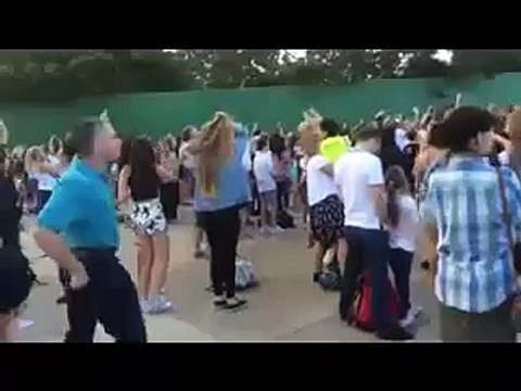 Когда вокруг тебя никто не умеет танцевать))