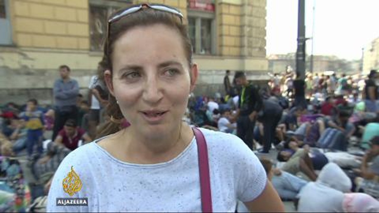 Police block refugees from Hungary train station