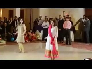 BEAUTIFUL Female  Wedding  Dance On ''Chhan Ke Mohalla''