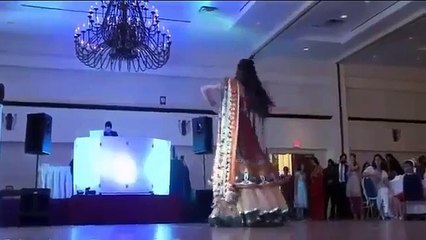 Cute And Beautiful Girl Dance On The SOng Nachle Nachle Meray Yaar Tu Nach Le