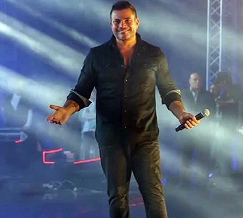 لحظة احراج عمرو دياب