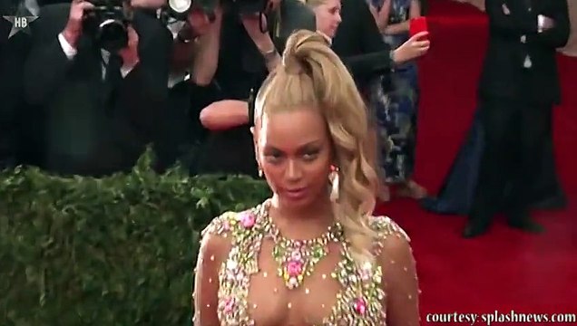 Nicki Minaj & Beyonce Debut ‘Feeling Myself’ Video While Twerking On Each Other